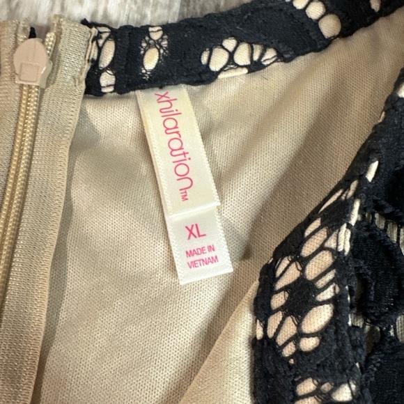 Xilaration XL Womens Blouse, Cream, Black, lacy - Picture 2 of 5